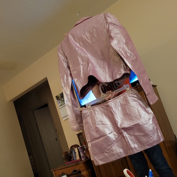 Genuine Wilsons Leather Designed by Maxima Barbie Doll Pink Vintage Skirt Suit. - Picture 2 of 9